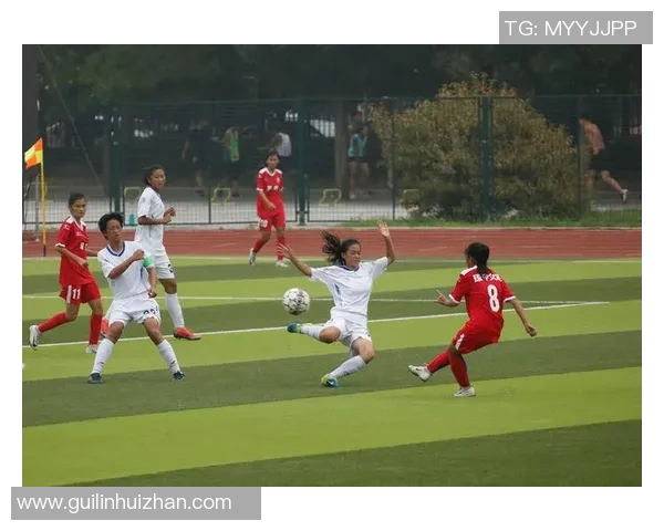 足球星鞋垫助力运动员释放潜能提升比赛表现打造舒适与健康体验 足球星鞋垫助力运动员释放潜能提升比赛表现打造舒适与健康体验