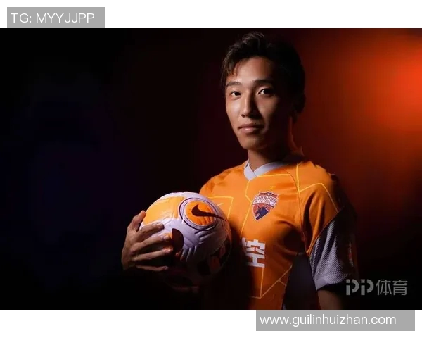 韶关足球俱乐部球星奋勇拼搏点燃赛场激情引领球队未来希望 韶关足球俱乐部球星奋勇拼搏点燃赛场激情引领球队未来希望